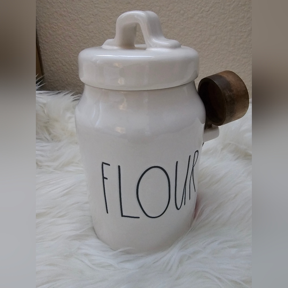 Rae Dunn Ceramic Flour Container w/Wooden Scoop